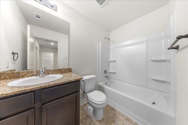 4005 Cressler LN 16G, Jarrell, TX 76537