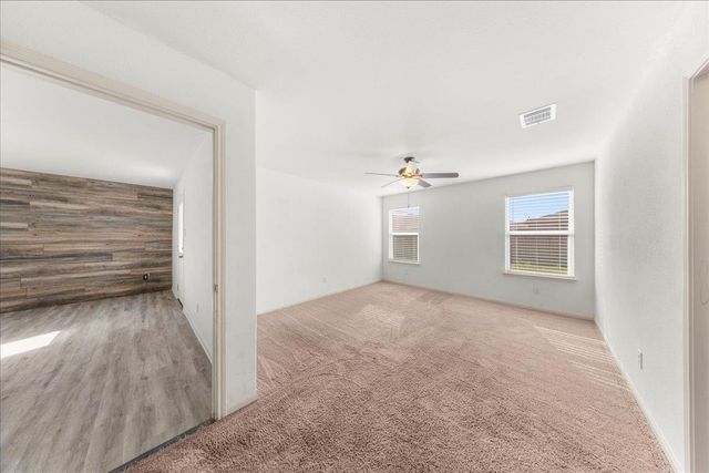 4005 Cressler LN 16G, Jarrell, TX 76537