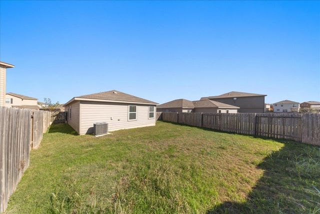 4005 Cressler LN 16G, Jarrell, TX 76537