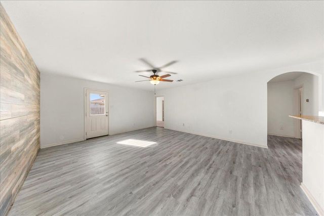 4005 Cressler LN 16G, Jarrell, TX 76537