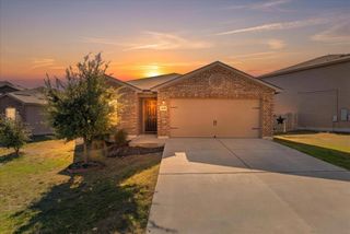 4005 Cressler LN 16G, Jarrell, TX 76537