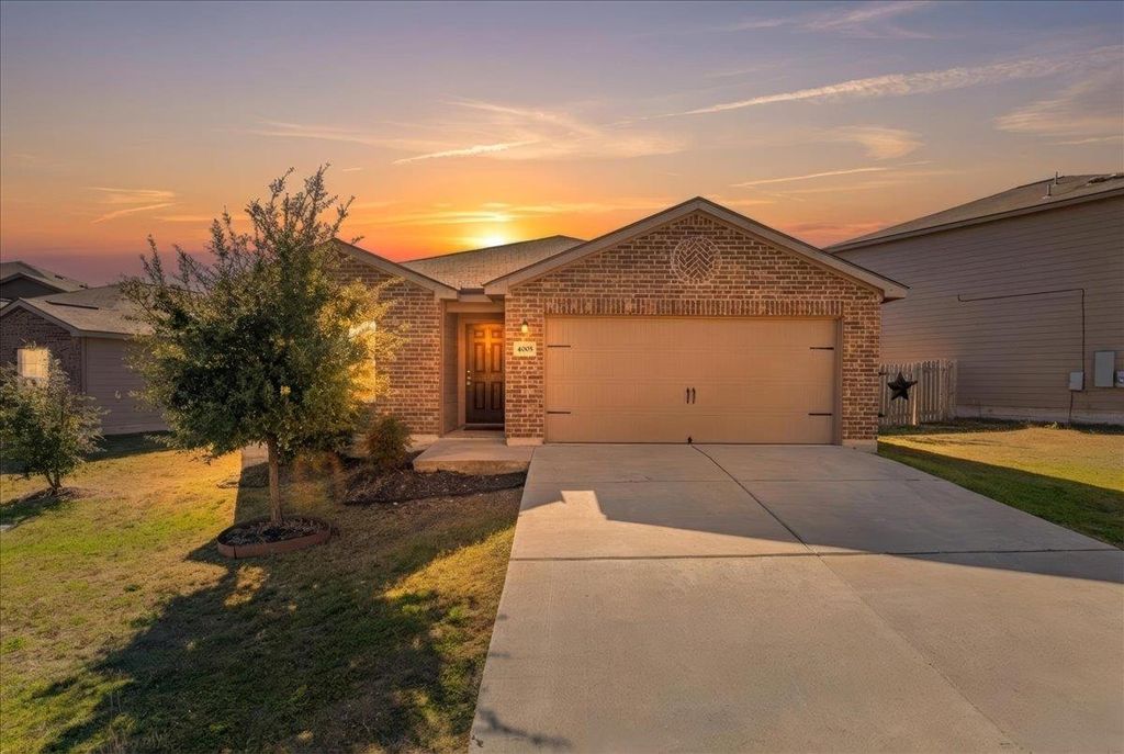 4005 Cressler LN 16G, Jarrell, TX 76537