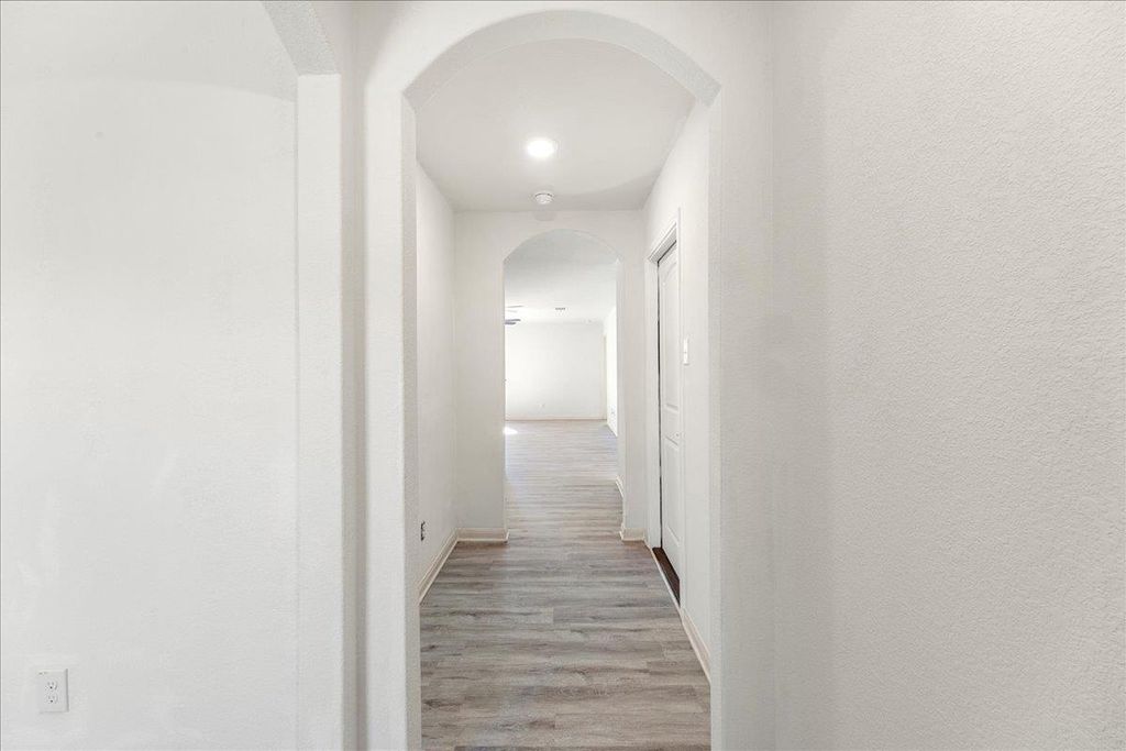 4005 Cressler LN 16G, Jarrell, TX 76537