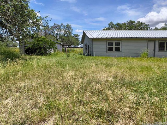 82 Lance, Poteet, TX 78065