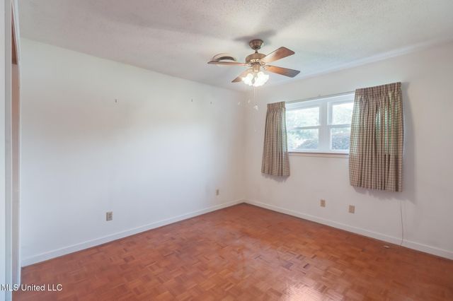 820 Lackland Drive, Biloxi, MS 39532