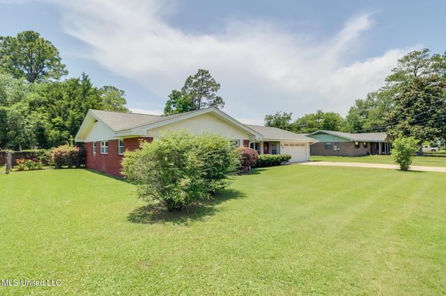 820 Lackland Drive, Biloxi, MS 39532