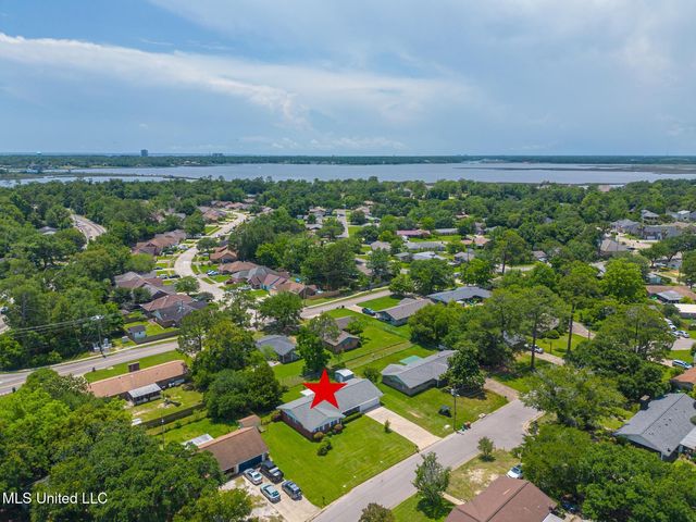 820 Lackland Drive, Biloxi, MS 39532