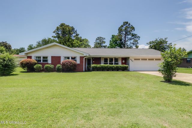 820 Lackland Drive, Biloxi, MS 39532