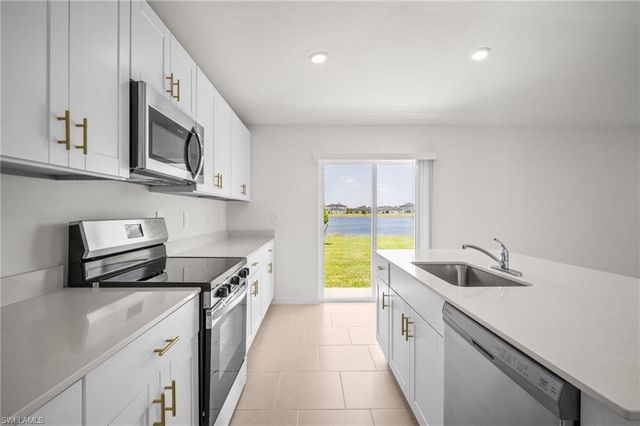 17633 paradiso WAY, North Fort Myers, FL 33917