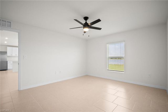 17633 paradiso WAY, North Fort Myers, FL 33917