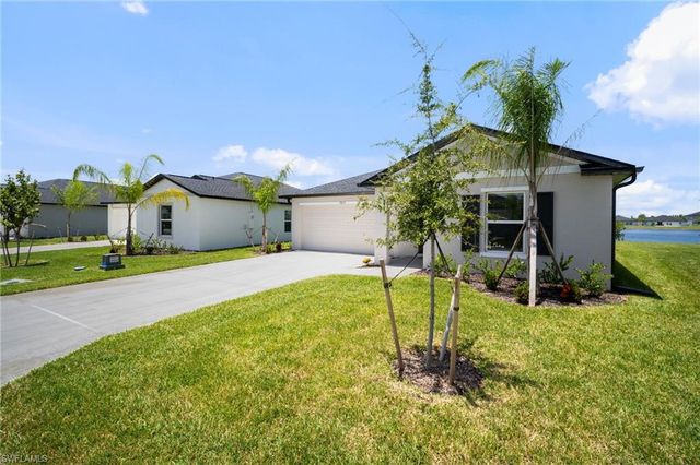 17633 paradiso WAY, North Fort Myers, FL 33917
