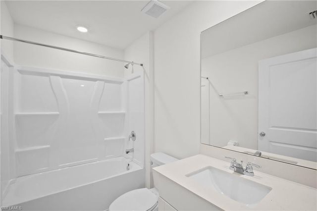 17633 paradiso WAY, North Fort Myers, FL 33917