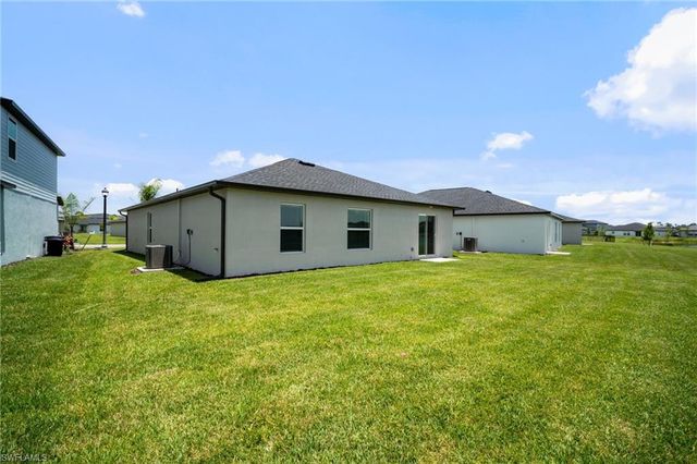 17633 paradiso WAY, North Fort Myers, FL 33917