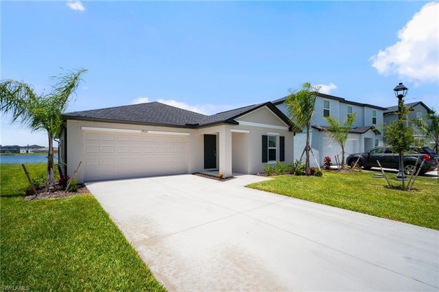 17633 paradiso WAY, North Fort Myers, FL 33917