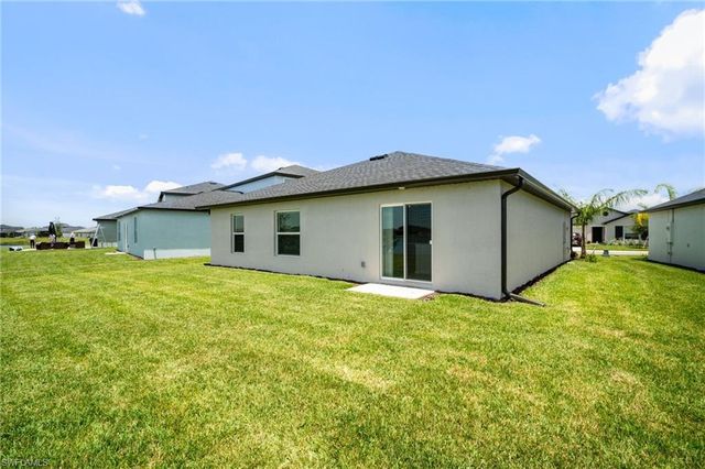17633 paradiso WAY, North Fort Myers, FL 33917
