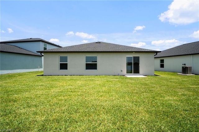 17633 paradiso WAY, North Fort Myers, FL 33917