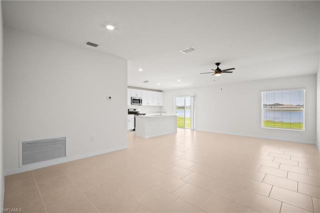 17633 paradiso WAY, North Fort Myers, FL 33917