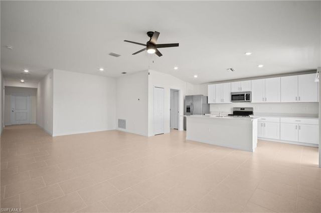 17633 paradiso WAY, North Fort Myers, FL 33917