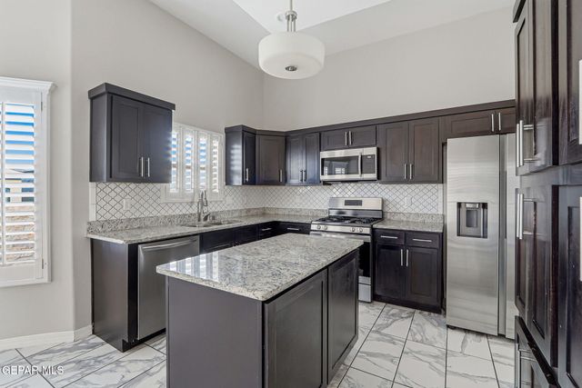 12587 Barbaro Way, El Paso, TX 79928