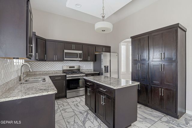 12587 Barbaro Way, El Paso, TX 79928