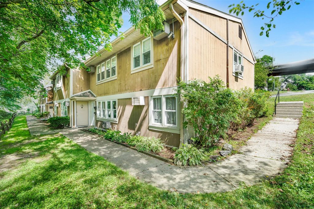 68 Gerald Drive D1, Poughkeepsie, NY 12601