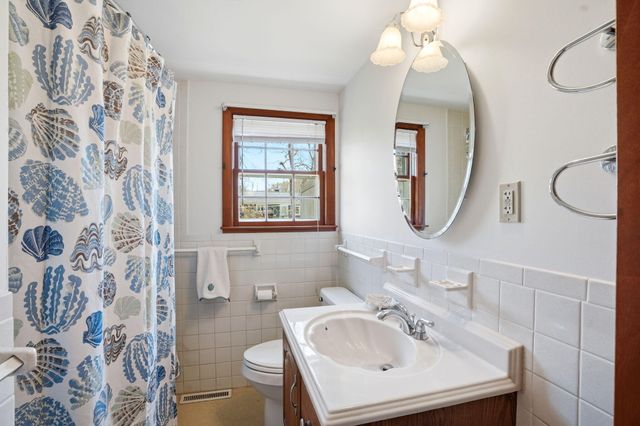 28 Pine Grove Road, South Yarmouth, MA 02664