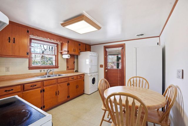 28 Pine Grove Road, South Yarmouth, MA 02664