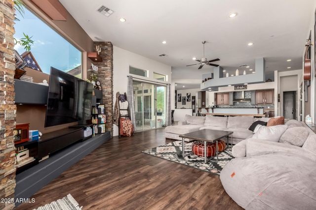 9156 W BAJADA Road, Peoria, AZ 85383