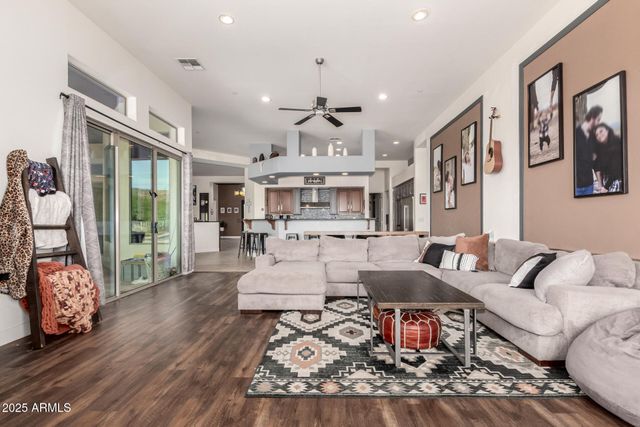 9156 W BAJADA Road, Peoria, AZ 85383