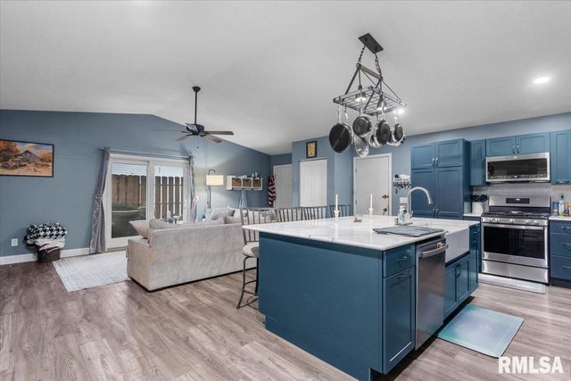 153 Wintergreen Drive, Chatham, IL 62629