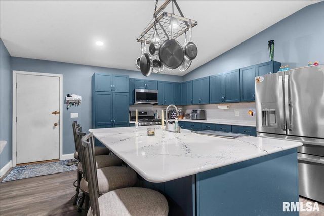 153 Wintergreen Drive, Chatham, IL 62629