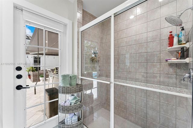 550 NW 110th Avenue, Plantation, FL 33324