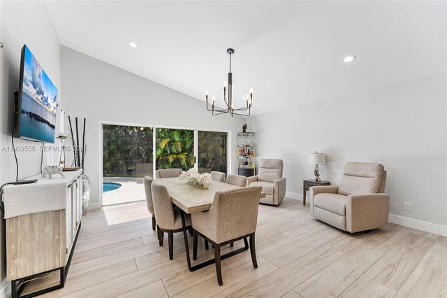 550 NW 110th Avenue, Plantation, FL 33324