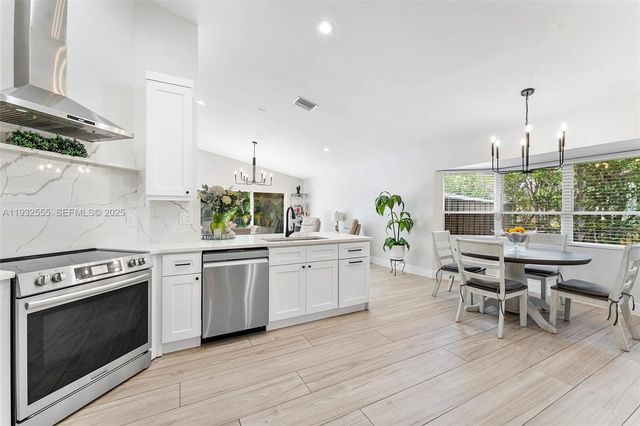 550 NW 110th Avenue, Plantation, FL 33324