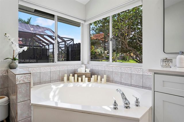 550 NW 110th Avenue, Plantation, FL 33324