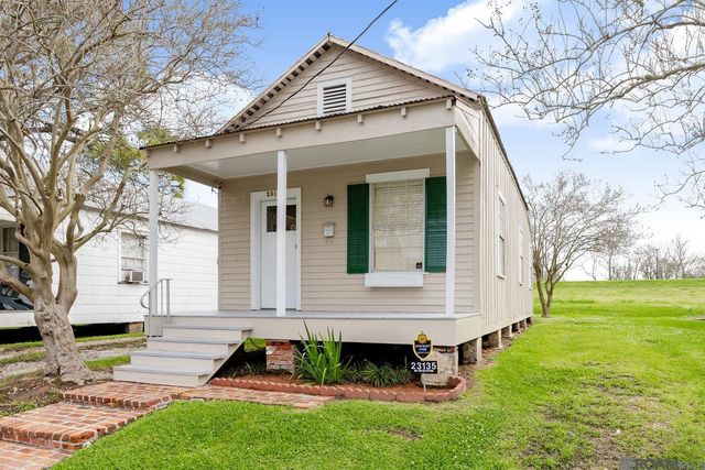 23135 Nadler St, Plaquemine, LA 70764