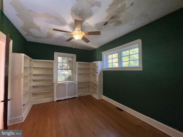 233 E KINGS HWY, Audubon, NJ 08106