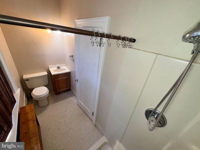 233 E KINGS HWY, Audubon, NJ 08106