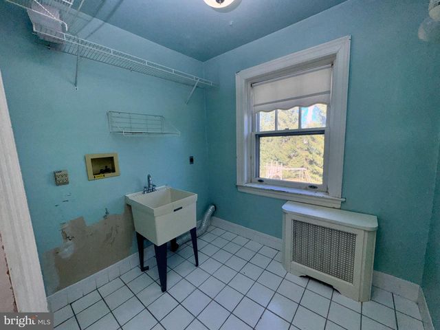 233 E KINGS HWY, Audubon, NJ 08106