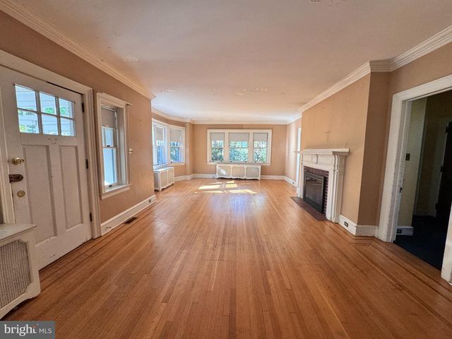 233 E KINGS HWY, Audubon, NJ 08106