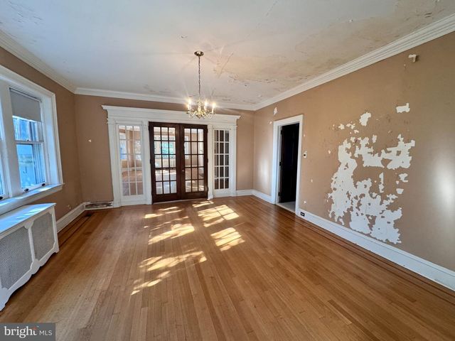 233 E KINGS HWY, Audubon, NJ 08106