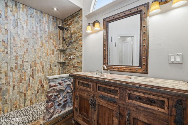 6610 E DIXILETA Drive, Cave Creek, AZ 85331