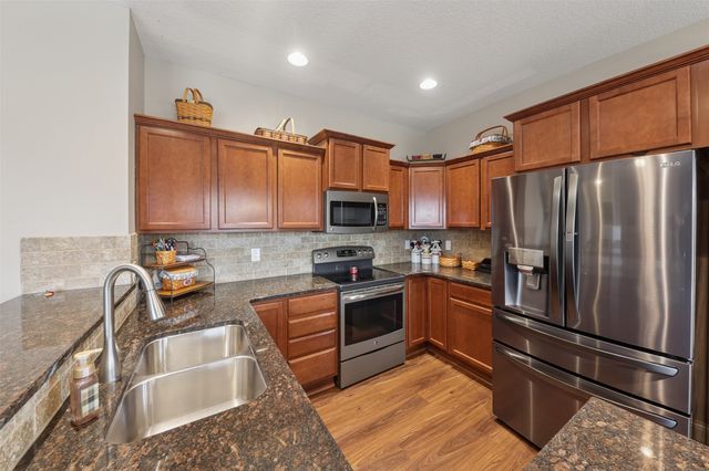 1626 Lakeview Drive, Pleasant Hill, IA 50327