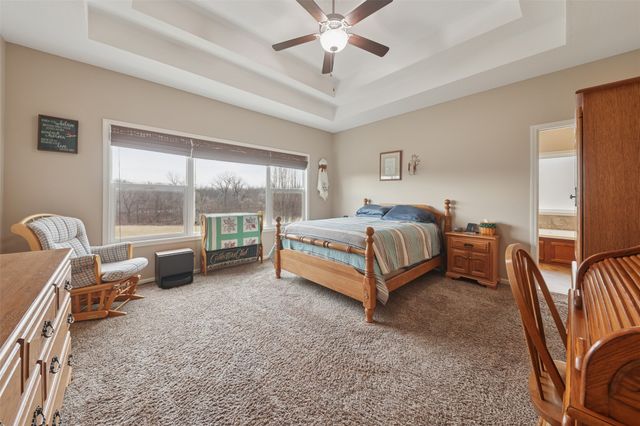 1626 Lakeview Drive, Pleasant Hill, IA 50327