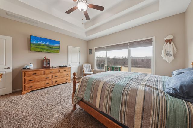 1626 Lakeview Drive, Pleasant Hill, IA 50327