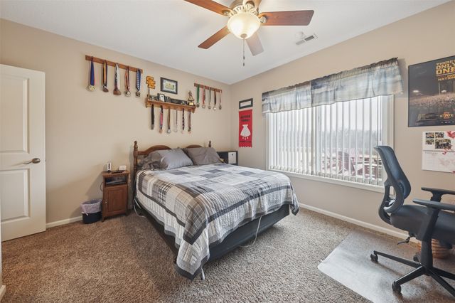 1626 Lakeview Drive, Pleasant Hill, IA 50327