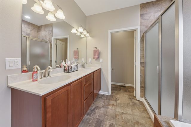 1626 Lakeview Drive, Pleasant Hill, IA 50327