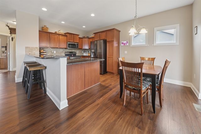 1626 Lakeview Drive, Pleasant Hill, IA 50327