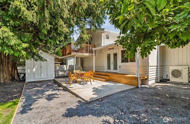 20418 54th Avenue W, Lynnwood, WA 98036