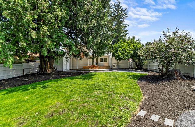 20418 54th Avenue W, Lynnwood, WA 98036